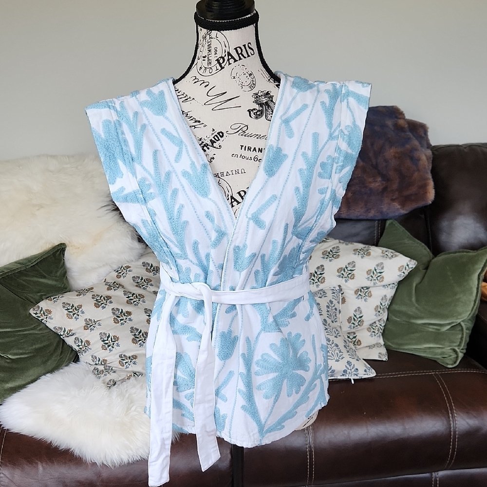 Stylish Women's Light Blue Floral Vest